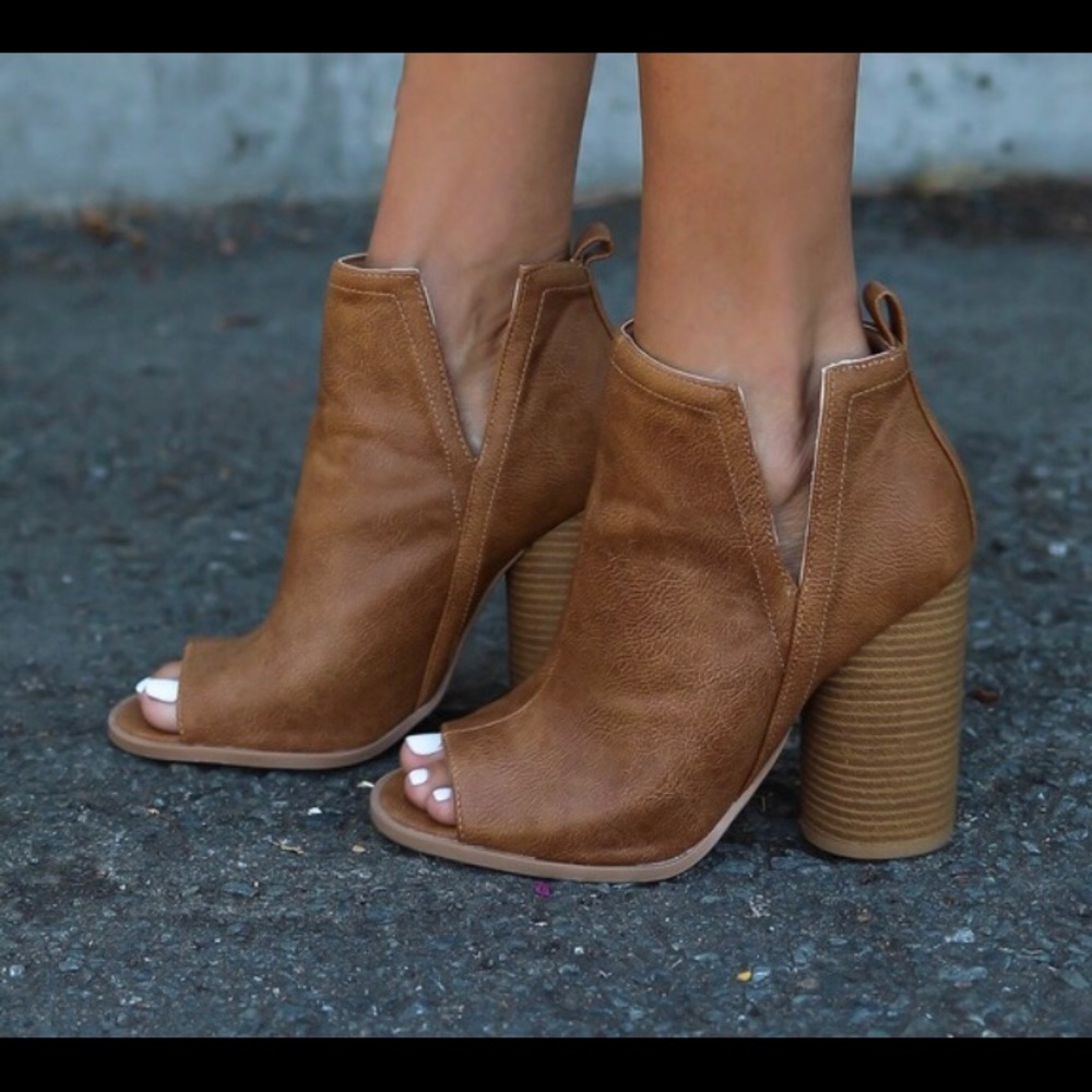 Vici Duffy Peep Toe Bootie - Tan, Size 7